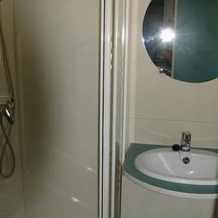 A Avec Terrasse - Api-1-52-273